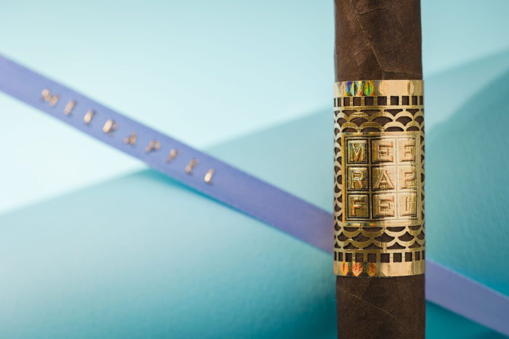 Meerapfel Cigar Introduces Ernest Lancero 12 005.ErnestLanceroRing