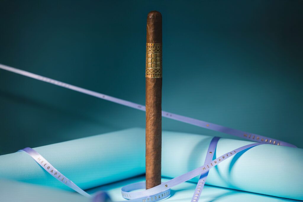 Meerapfel Cigar Introduces Ernest Lancero 10 008.ErnestLanceroCigar