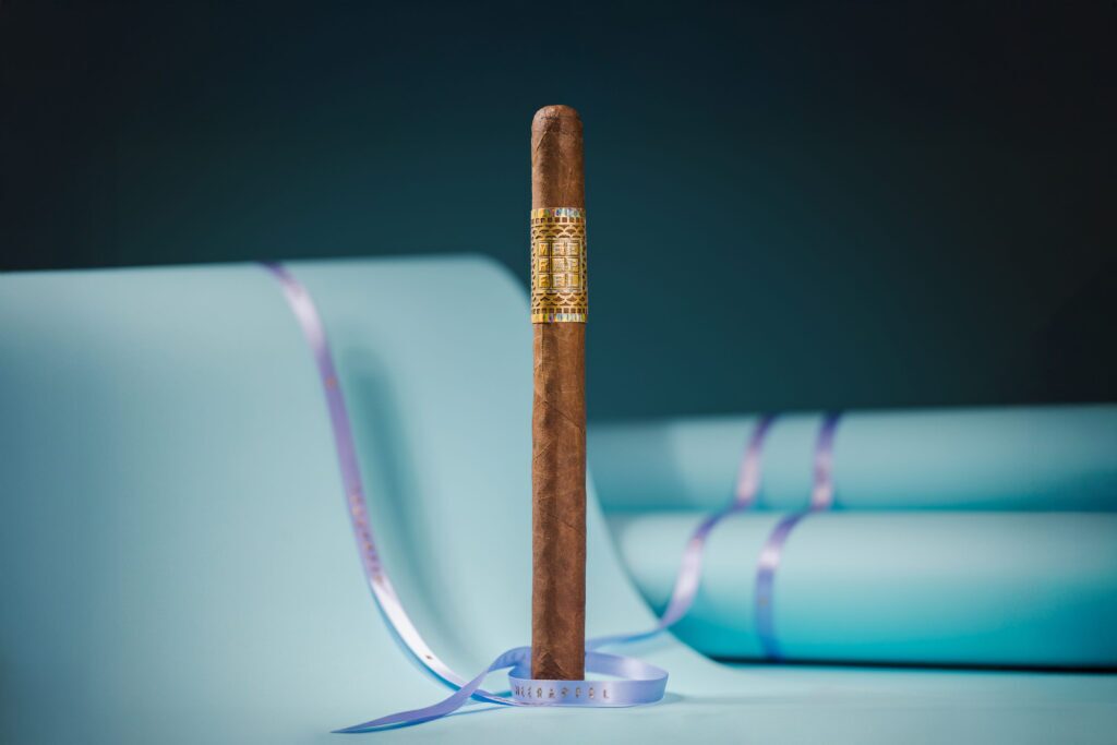 Meerapfel Cigar Introduces Ernest Lancero 8 009.ErnestLanceroCigar