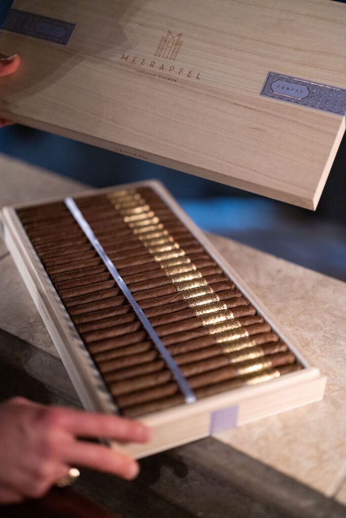 Meerapfel Cigar Introduces Ernest Lancero 6 009.ErnestLanceroLaunch