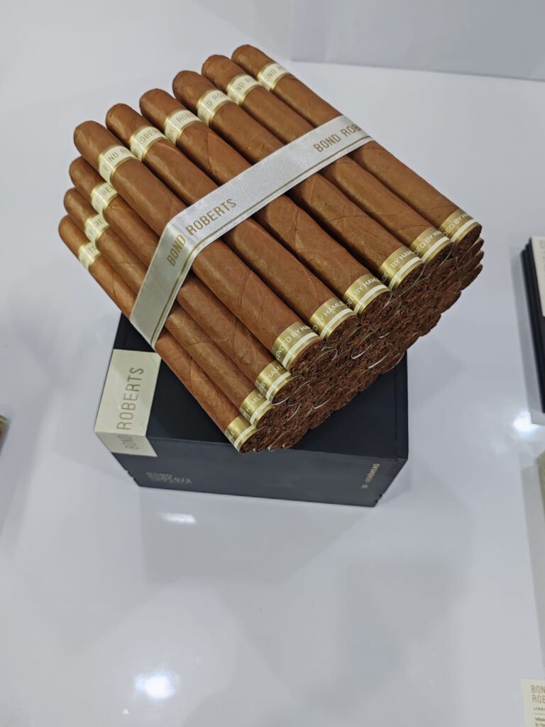 BR Fenomenos 50 Cabinet