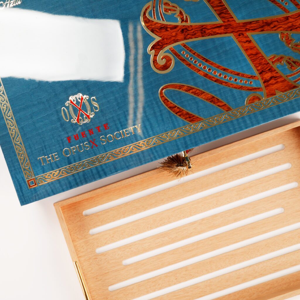 Manny Iriarte launches "Fuente The Opus X Society" 13 EBR23