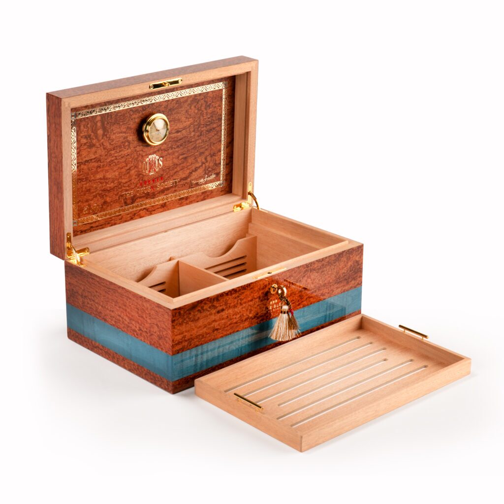 Manny Iriarte launches "Fuente The Opus X Society" 22 EBR3