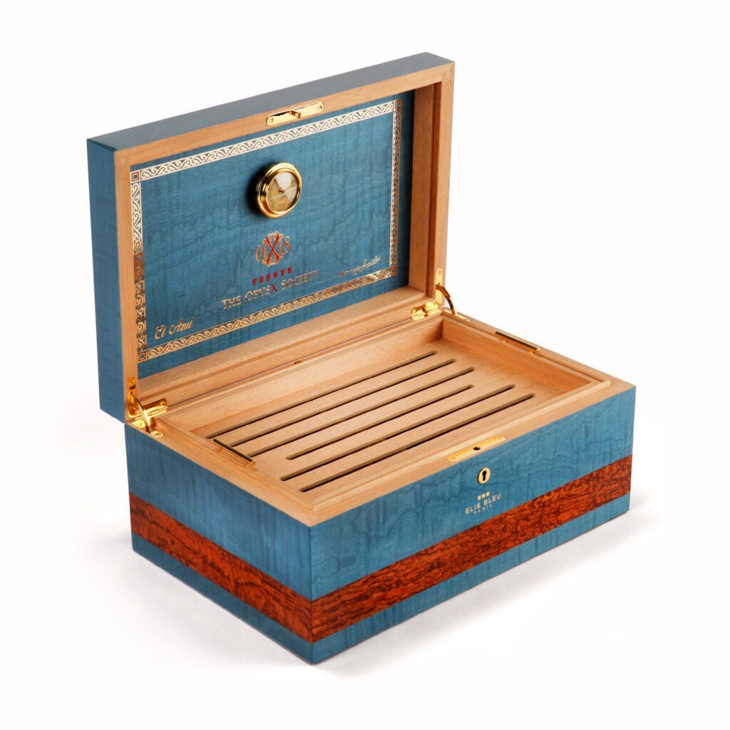 Manny Iriarte launches "Fuente The Opus X Society" 8 EBR6