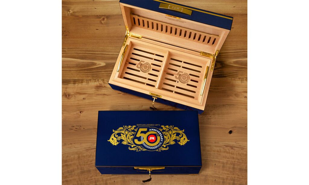 JR Cigar
