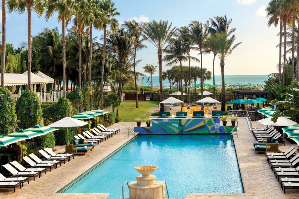 Surfcomber 3 Kimpton Surfcomber Hotel Pool