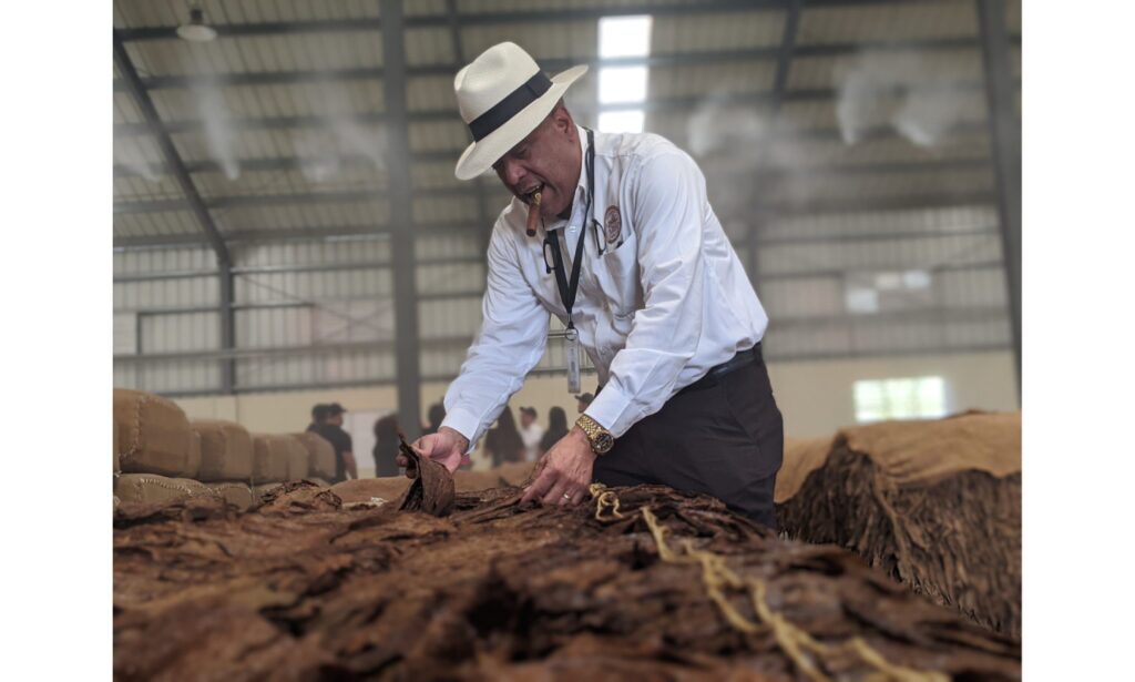 La Aurora Cigars Releases Small Batch Lot No. 002 in U.S. 4 La Aurora Cigars Releases Small Batch Lot No. 002 in US.2