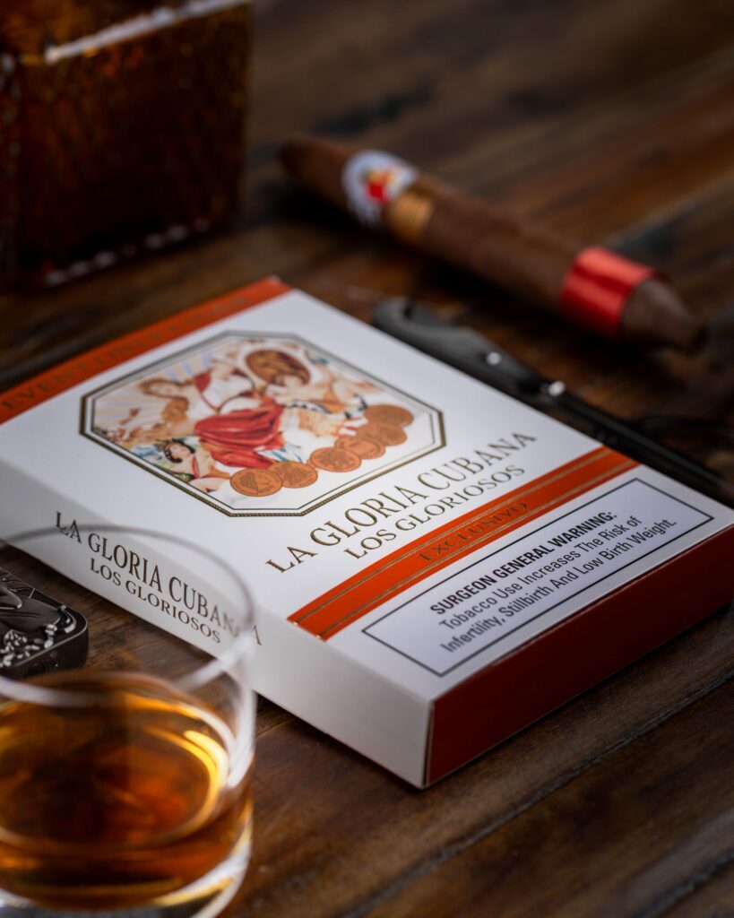 Ernesto Perez-Carrillo Teams up with La Gloria Cubana for an Event-Only Cigar 2 Los Gloriosos Salomon 3