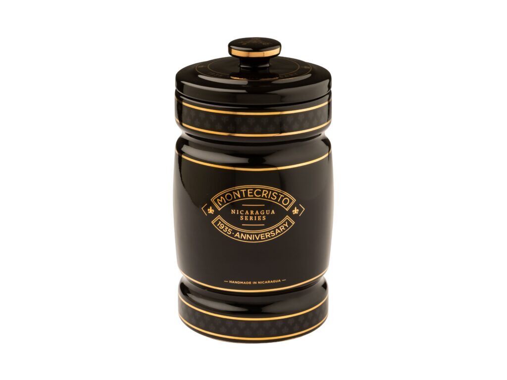 Montecristo 1935 Anniversary Nicaragua Heirloom Ceramic Jar Ships in June 3 Montecristo 1935 Anniversary Ceramic Jar Closed 4000x3000 1
