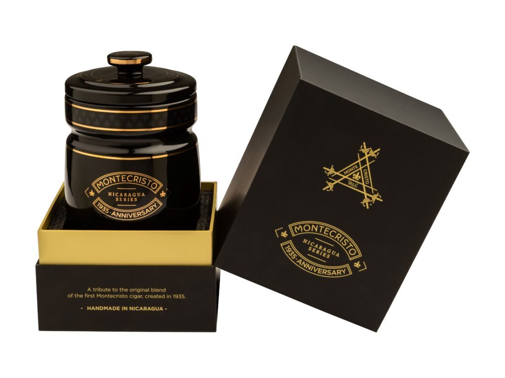 Montecristo 1935 Anniversary Nicaragua Heirloom Ceramic Jar Ships in June 1 Montecristo 1935 Anniversary Ceramic Jar Open Box 4000x3000 1