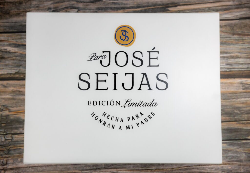 Para Jose Seijas Box Top Large