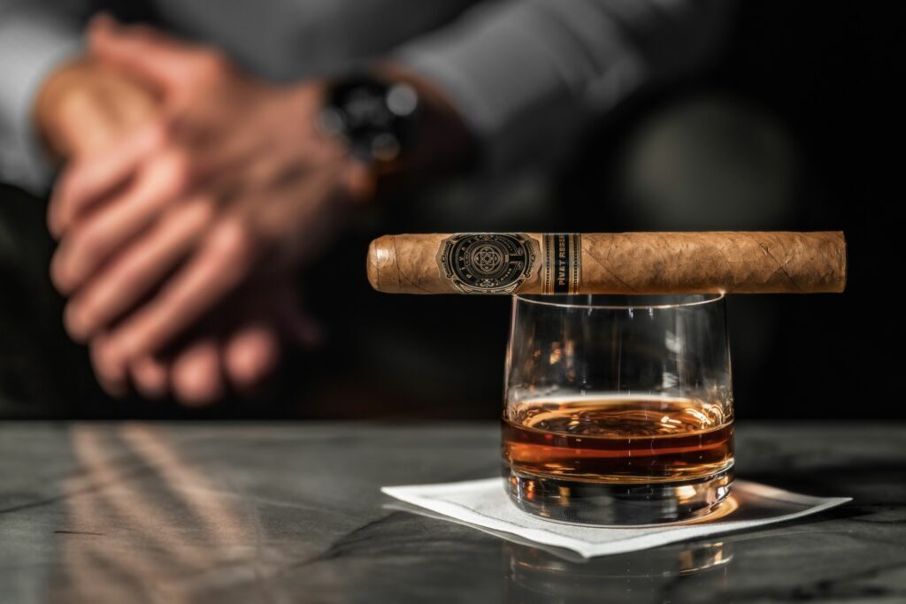 PivatReserve GlassBourbonCigar 1 Final