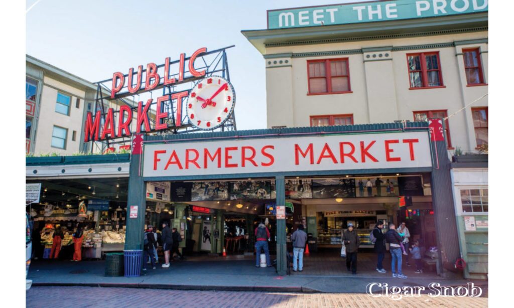 Seattle 17 The iconic Public Market Center sign at the south end of Pike Place 1024x683 small 1