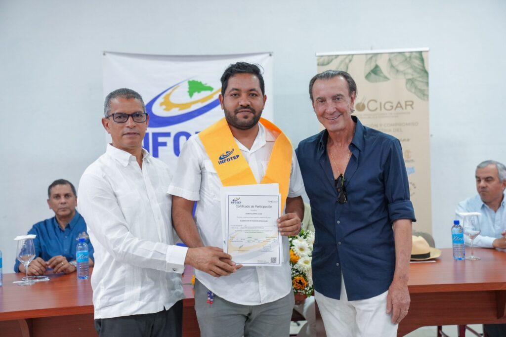 Infotep and Procigar Certify the First 127 Graduates of the Tamboril Tobacco School 3 WhatsApp Image 2026 07 01 at 10.17.46 4