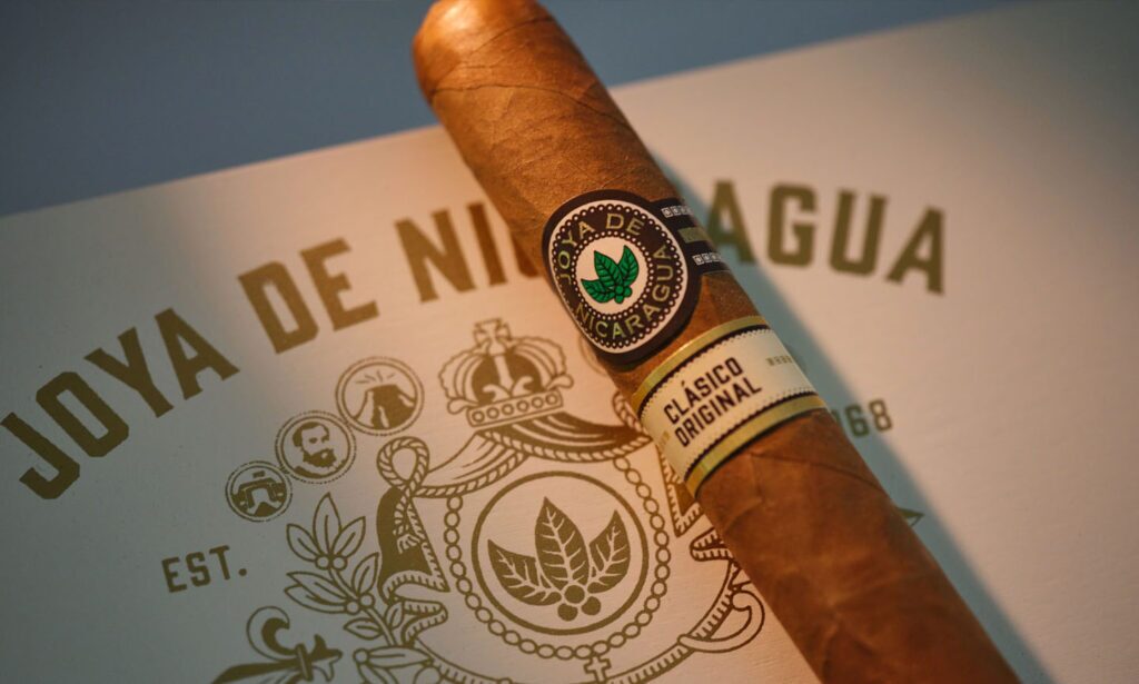 The White House Cigar Lives On... 1 White House Cigar